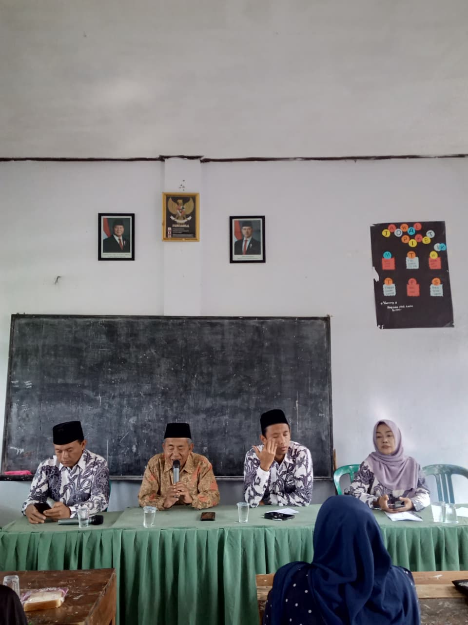 Rapat Wali Murid MTs Miftahul Huda Kalirejo 