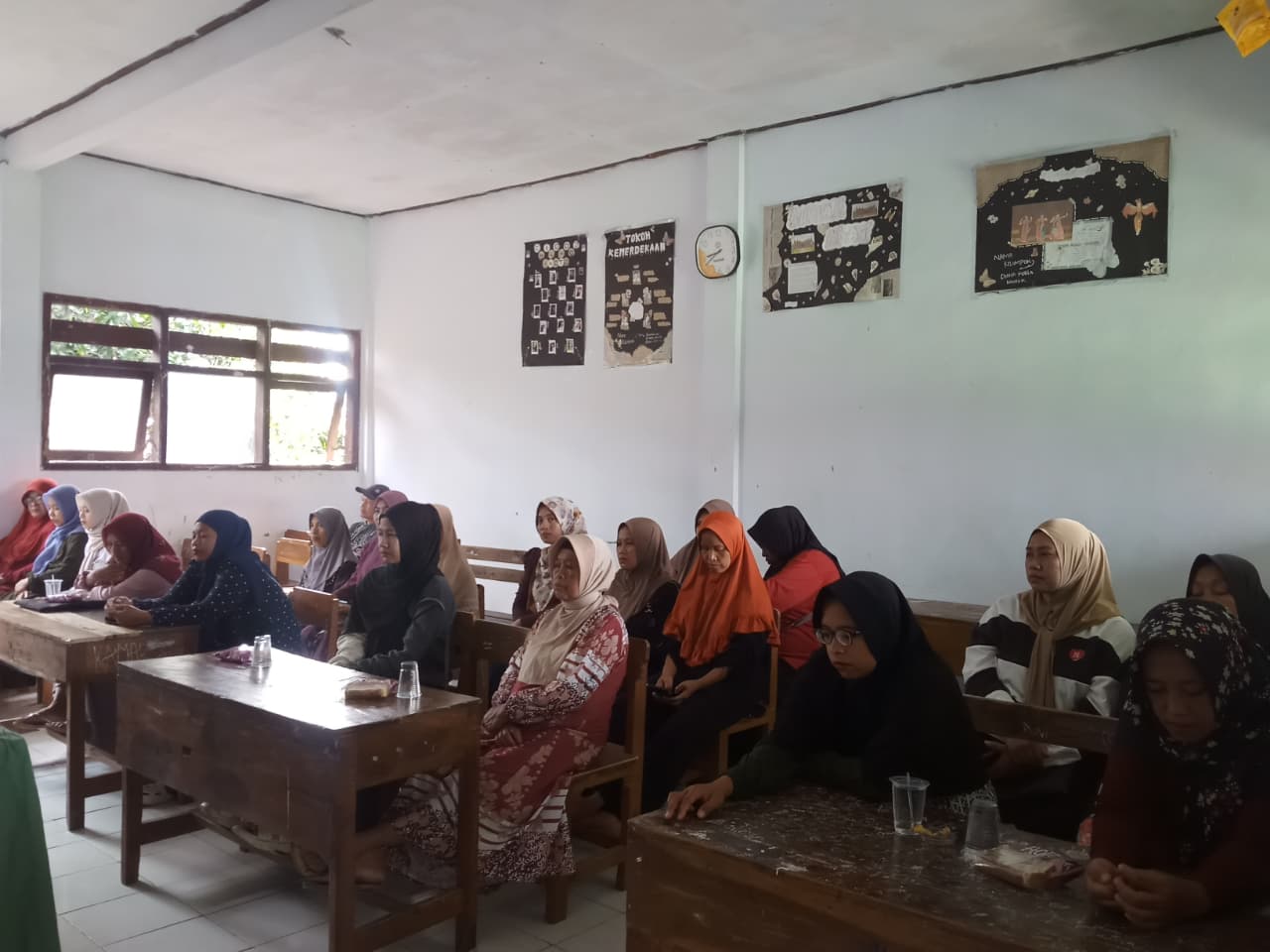 Rapat Wali Murid MTs Miftahul Huda Kalirejo 