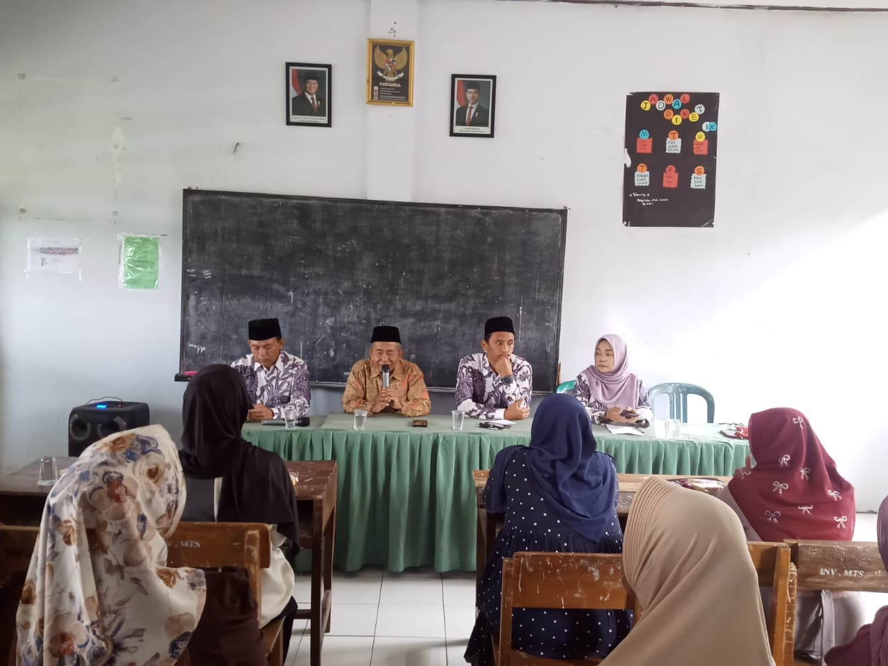 Cover Utama Rapat Wali Murid MTs Miftahul Huda Kalirejo 